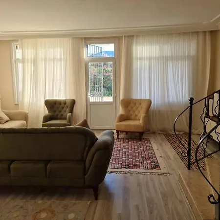 4 Floors 8 Beds