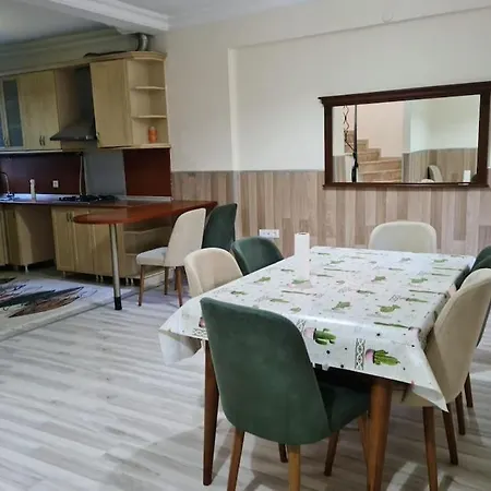 4 Floors 8 Beds Hotel Istambul